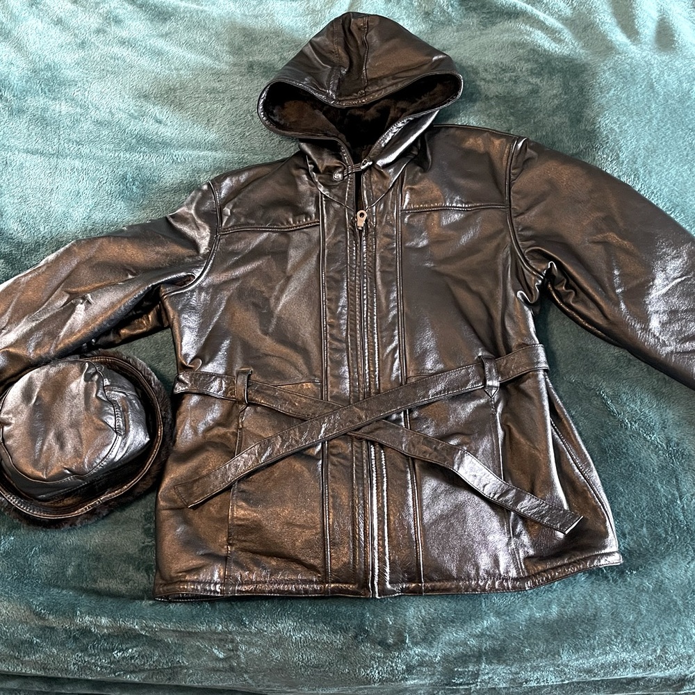 Wilson Black Leather coat and hat